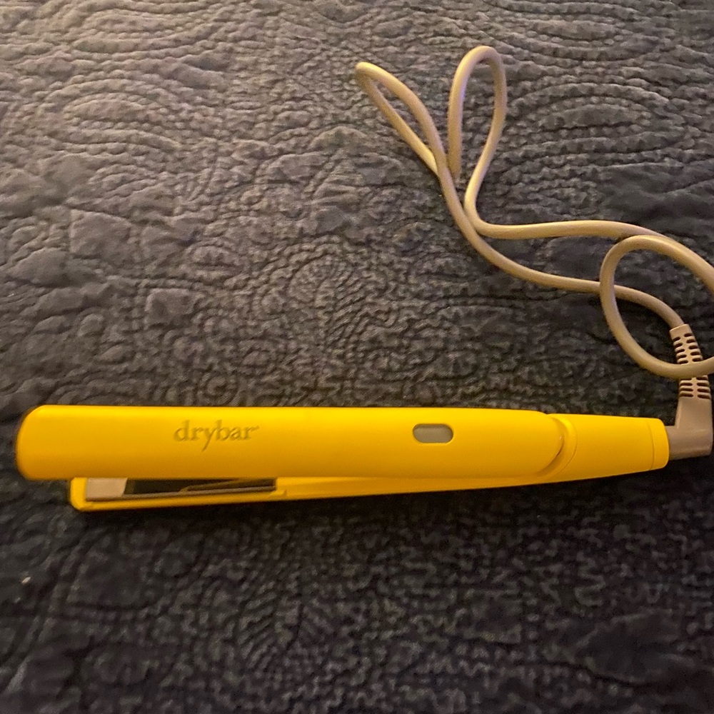 Drybar smooth operator flat iron